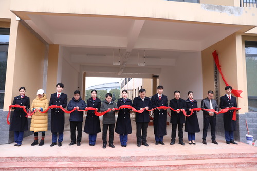 C5AC0EC5-0473-4A9B-95A8-01096AA4DD1A C5AC0EC5-0473-4A9B-95A8-01096AA4DD1A