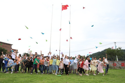 九州线上平台：诗词启心智，国学伴童年