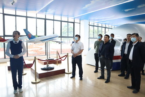 九州线上平台与天有集团探讨产教融合校企合作